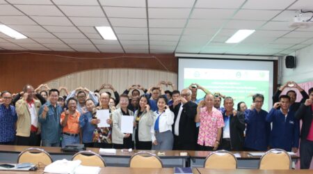 เครือข่ายขบวนองค์กรชุมชนจังหวัดเพชรบูรณ์ ลงนาม MOU โครงการตำบลปีงบประมาณ 2568